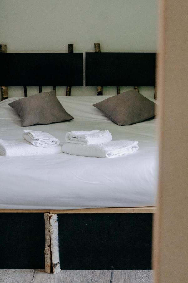 Auberge De La Paillere Lavours エクステリア 写真