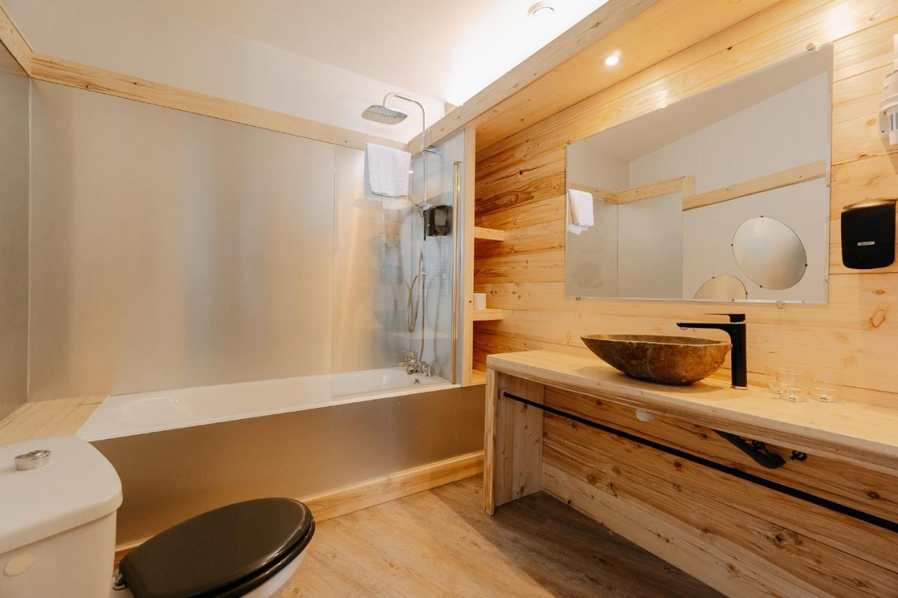 Auberge De La Paillere Lavours エクステリア 写真