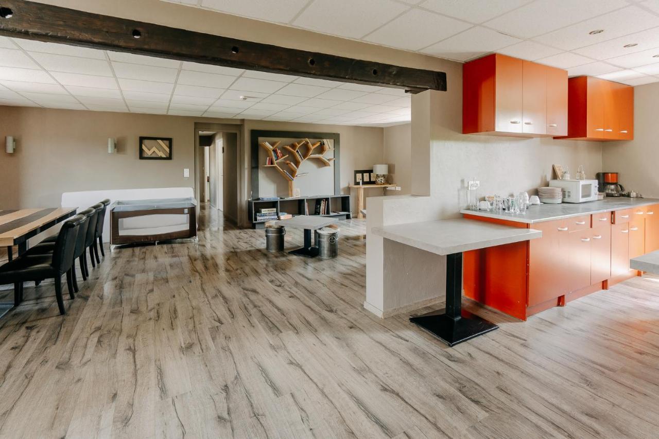 Auberge De La Paillere Lavours エクステリア 写真